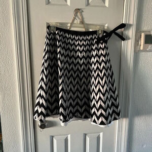 Worthington black and white skirt